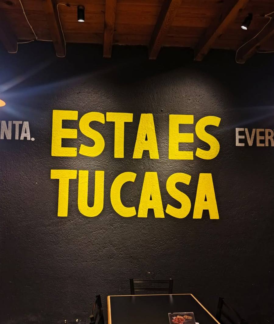 Mural en el comedor: Esta es tu casa